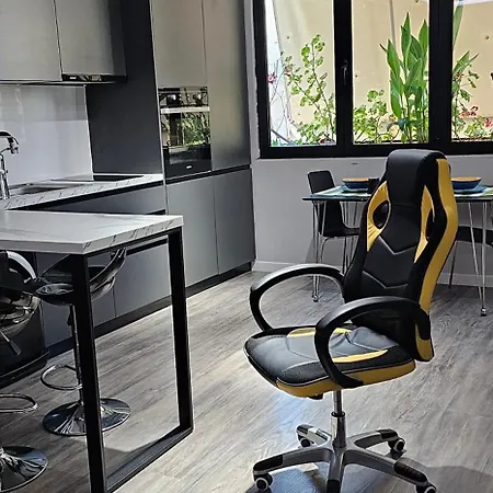 Lovely New Near Tirana's Artificial 地拉那