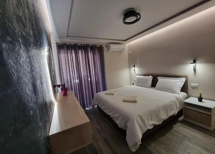 Lovely New Near Tirana's Artificial * 地拉那