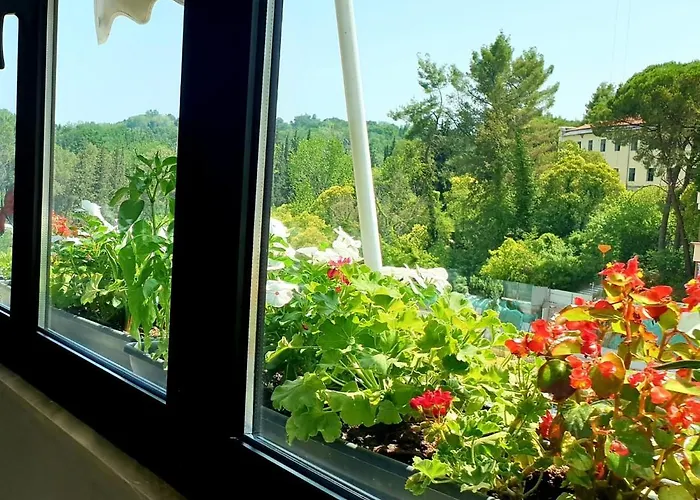 Lovely New Near Tirana's Artificial Apartamento *